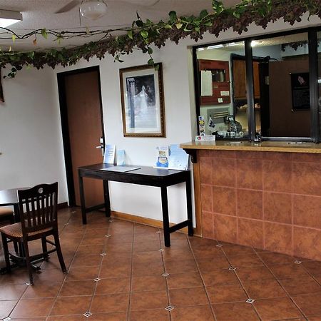 Knights Inn Олбані Екстер'єр фото